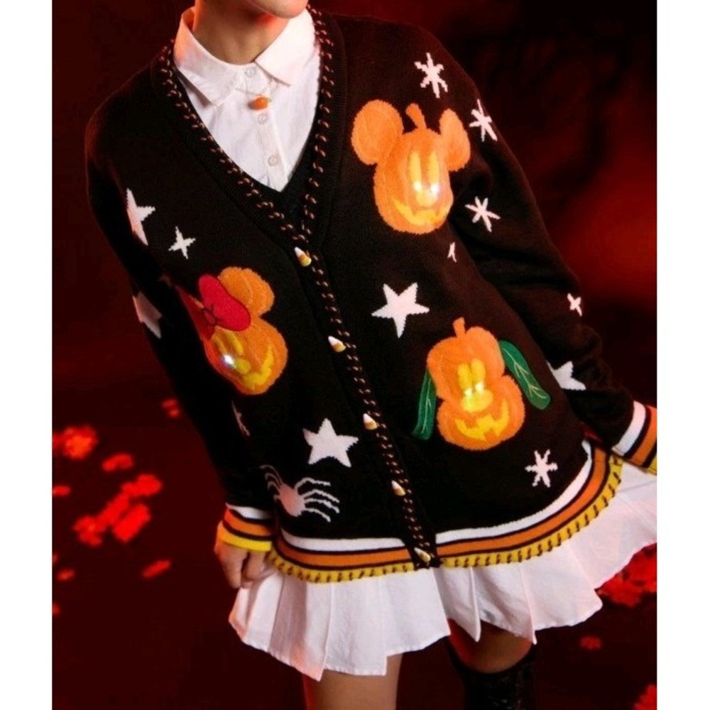 NEW Her Universe Disney Mickey Minnie Halloween Light-Up Pumpkins LG Jr Cardigan